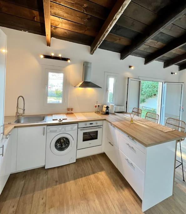 Maison Chaleureuse En Plein Coeur Du Centre Ville Saint-Florent  Esterno foto